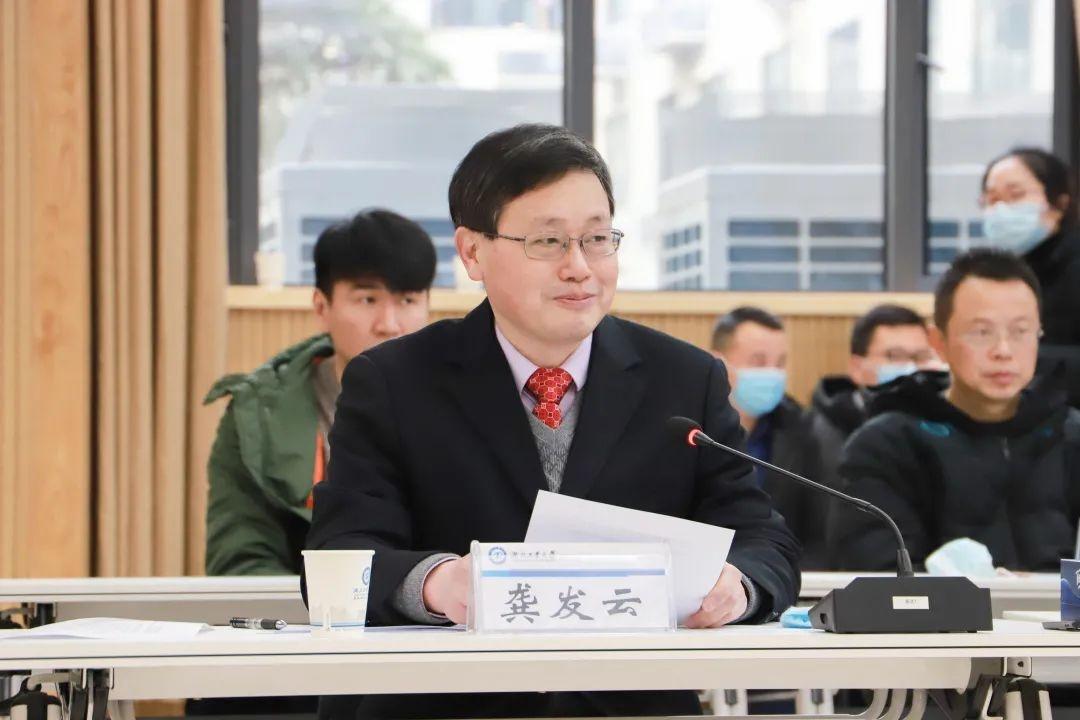 2025新澳门天天免费精准，词语释义解释落实