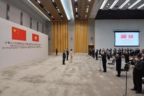新香港10点半资料，精选解析解释落实